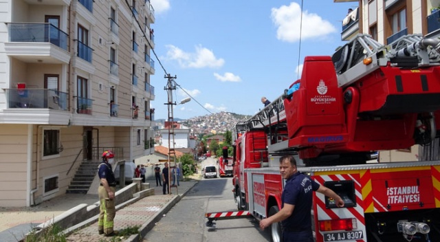 Annelerini odaya kilitleyip evden çıkan küçük çocuklar paniğe neden oldu Annelerini odaya kilitleyip evden çıkan küçük çocuklar paniğe neden oldu