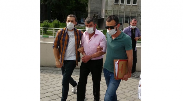 Babasını öldüren komşusunu 15 yıl sonra öldürdü