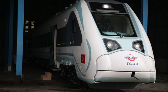 Bakan Karaismailoğlu, milli tren için tarih verdi