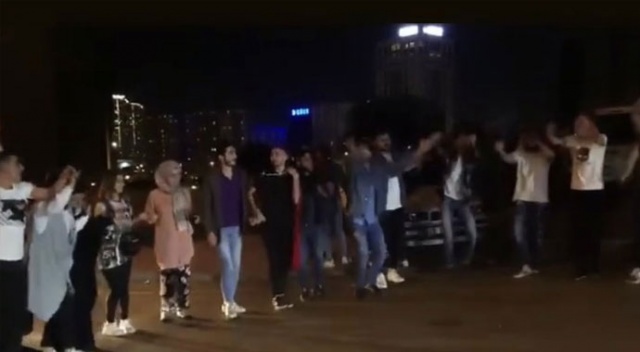 Bakan Koca’nın uyarılarına rağmen dehşete düşüren görüntüler Bakan Koca’nın uyarılarına rağmen dehşete düşüren görüntüler