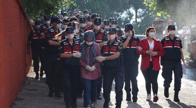Balıkesir merkezli FETÖ operasyonunda yakalanan 25 şüpheli adliyede