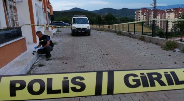 Balkondan düşen çocuk ağır yaralandı Balkondan düşen çocuk ağır yaralandı