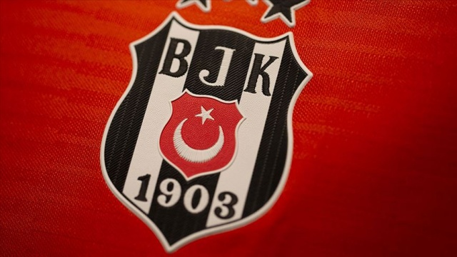 Beşiktaş'ta 2 futbolcunun Covid-19 testi pozitif çıktı Beşiktaş'ta 2 futbolcunun Covid-19 testi pozitif çıktı