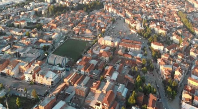 Bu ilçedeki nüfus tabelaları görenleri şaşırtıyor Bu ilçedeki nüfus tabelaları görenleri şaşırtıyor