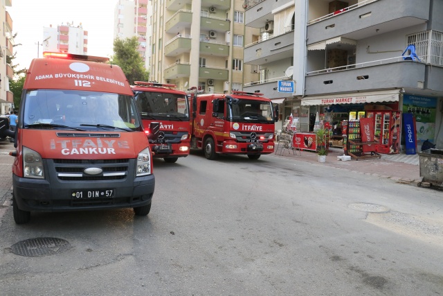 Buzdolabından çıkan yangında ev kullanılamaz hale geldi