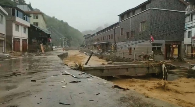 Çin’de sel felaketi: 5 ölü, 8 kayıp