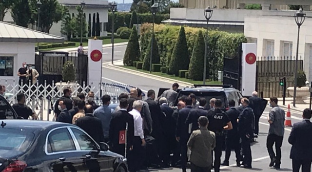 Cumhurbaşkanı Erdoğan cuma namazını kılmak için Kerem Aydınlar Camisi'ne geldi Cumhurbaşkanı Erdoğan cuma namazını kılmak için Kerem Aydınlar Camisi'ne geldi