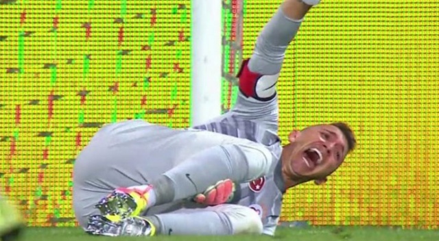 David De Gea&#039;dan Muslera&#039;ya geçmiş olsun mesajı