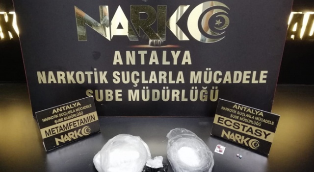 Direksiyon ve şoför koltuğundan uyuşturucu çıktı