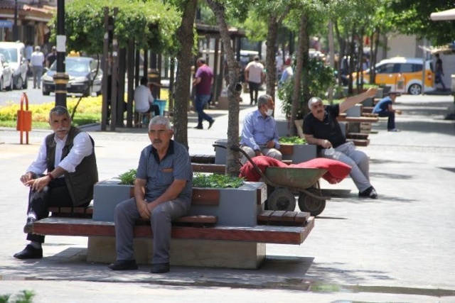 Diyarbakır’da 10 Haziran'dan itibaren maskesiz dolaşma yasaklandı Diyarbakır’da 10 Haziran'dan itibaren maskesiz dolaşma yasaklandı