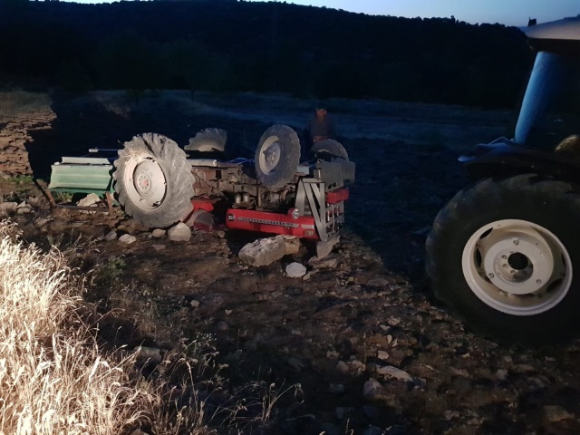 Elazığ’da traktör devrildi: 4 yaralı