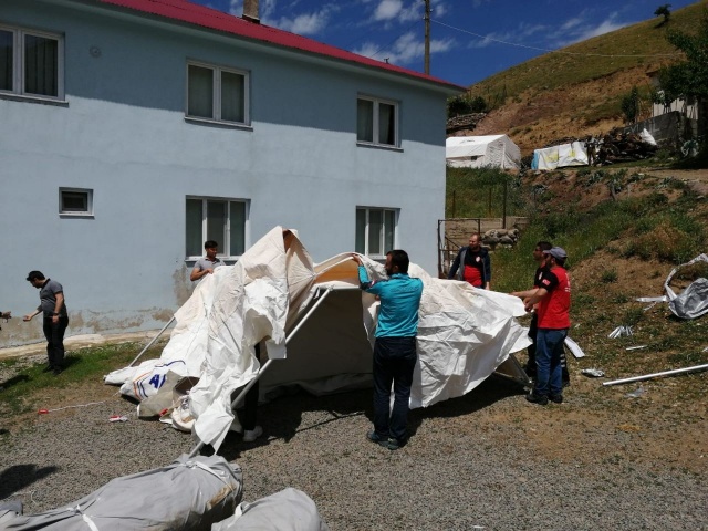 Elazığ'dan, deprem bölgesine destek Elazığ'dan, deprem bölgesine destek