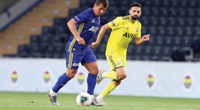 Fenerbahçe, çalışmalarını hazırlık maçıyla sürdürdü