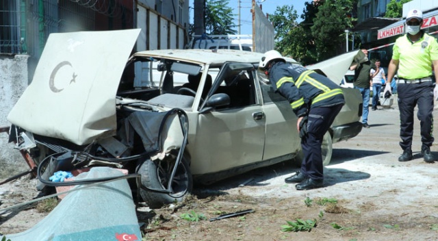 Freni patlayan otomobil sağlık ocağı bahçesine uçtu: 2'si çocuk 5 yaralı