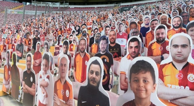 Galatasaray, karton taraftarları tribünlere yerleştirmeye başladı