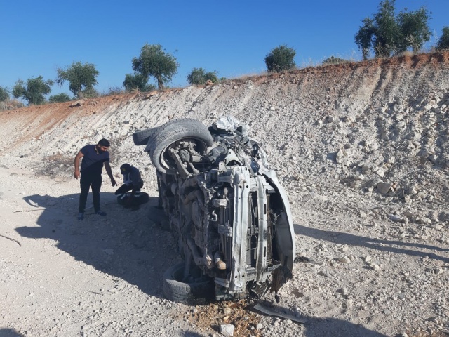 Gaziantep'te 2 araç çarpıştı: 3 yaralı Gaziantep'te 2 araç çarpıştı: 3 yaralı