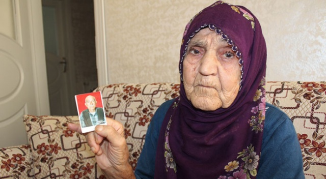 Güllü nine, kayıp kocasını maniler söyleyerek bekliyor Güllü nine, kayıp kocasını maniler söyleyerek bekliyor