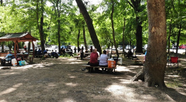 Hafta sonunu değerlendirmek isteyen vatandaşlar Belgrad Ormanı’na koştu