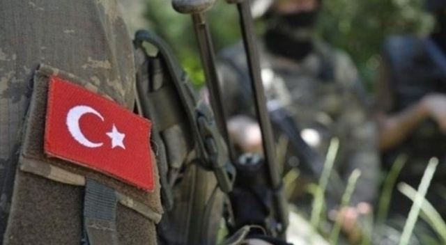 Hakkari'de şehit olan Piyade Sözleşmeli Onbaşı Recep Durak'ın şehadet haberi ailesine ulaştı Hakkari'de şehit olan Piyade Sözleşmeli Onbaşı Recep Durak'ın şehadet haberi ailesine ulaştı
