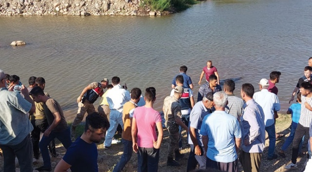 Hatay’da 2’si çocuk 3 kişi boğularak can verdi