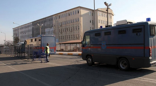 HDP'li belediye başkanlarının da bulunduğu 42 kişi hakkında gözaltı kararı HDP'li belediye başkanlarının da bulunduğu 42 kişi hakkında gözaltı kararı