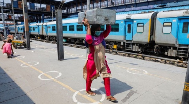 Hindistan&#039;da tren vagonları hastanelere dönüşüyor