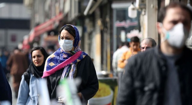 İran'da Covid-19 kaynaklı can kaybı 8 bin 425'e yükseldi