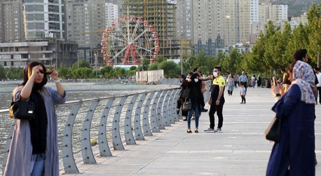 İran&#039;da Covid-19 kaynaklı can kaybı son 24 saatte 113 arttı
