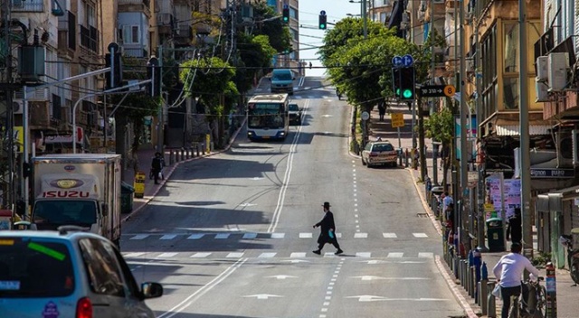 İsrail yeni vakalardaki artış nedeniyle Kovid-19 önlemlerini gevşetmeyi durdurdu İsrail yeni vakalardaki artış nedeniyle Kovid-19 önlemlerini gevşetmeyi durdurdu