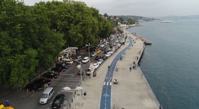 İstanbul’un ünlü sahiline akın eden vatandaşlar, maske kuralını hiçe saydı
