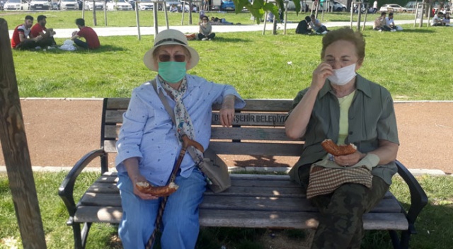 İstanbullular Bakırköy sahiline akın etti İstanbullular Bakırköy sahiline akın etti