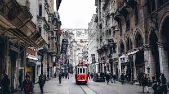 İstiklal Caddesi’nde yeni normale dönüş başladı