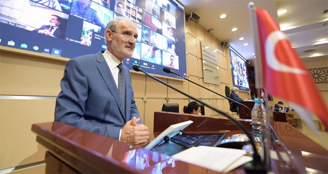 İTO Başkanı Avdagiç: 'Büyüme ve cari açık sarmalını kırmak için riskli olsa da bir hamle yapmanın tam zamanı' İTO Başkanı Avdagiç: 'Büyüme ve cari açık sarmalını kırmak için riskli olsa da bir hamle yapmanın tam zamanı'