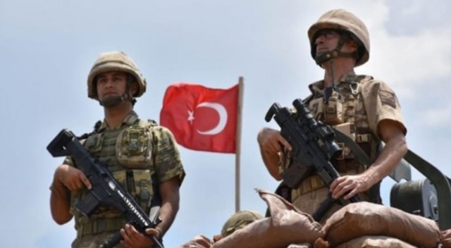 Kahraman baba, oğluyla vatan nöbetinde Kahraman baba, oğluyla vatan nöbetinde