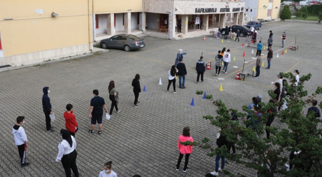 Karabük'te koronavirüsten pozitif vaka sayısı 83'e yükseldi Karabük'te koronavirüsten pozitif vaka sayısı 83'e yükseldi