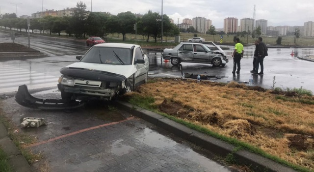 Kayseri’de trafik kazası: 5 yaralı Kayseri’de trafik kazası: 5 yaralı