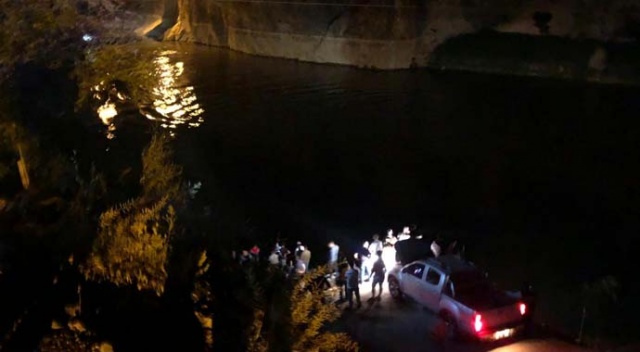 Kemaliye’de minibüs nehre uçtu: 4 ölü, 3 yaralı, 1 kayıp