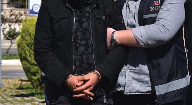 Kırmızı bültenle aranıyordu! DHKP/C'nin 'kasası' İzmir'de yakalandı Kırmızı bültenle aranıyordu! DHKP/C'nin 'kasası' İzmir'de yakalandı