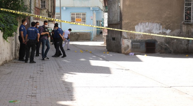 Kuzenler arasındaki husumette kan aktı: 1’i ağır 2 yaralı Kuzenler arasındaki husumette kan aktı: 1’i ağır 2 yaralı