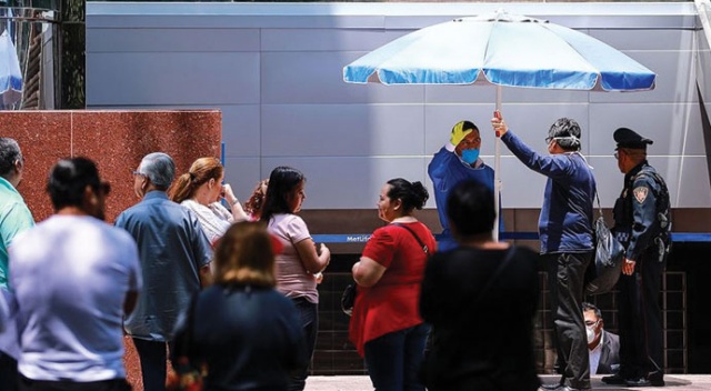 Meksika'da artan Covid-19 vakalarına rağmen yeni normale dönüş devam ediyor