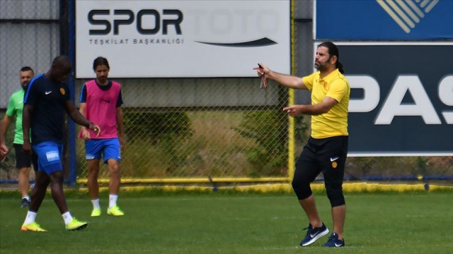 MKE Ankaragücü İbrahim Üzülmez'le ilk antrenmanını yaptı MKE Ankaragücü İbrahim Üzülmez'le ilk antrenmanını yaptı