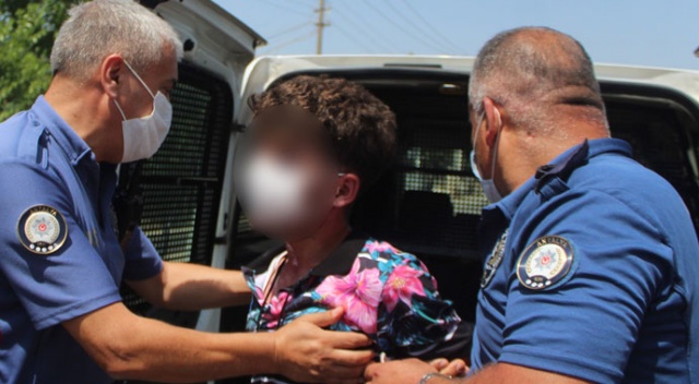 Polis uyuşturucuyla yakaladığı gence önce maske taktı sonra su verdi