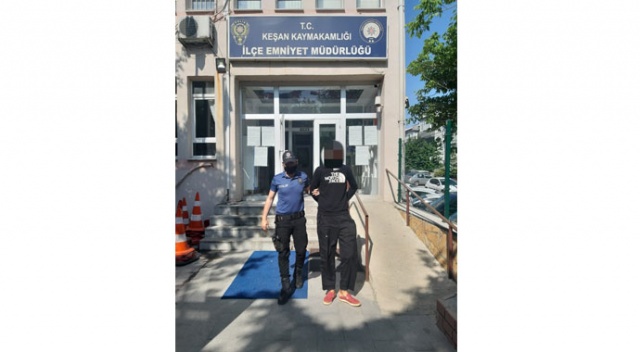 Şarköy'de kayıp olarak aranan şahıs, Keşan'da çay hırsızlığından yakalandı Şarköy'de kayıp olarak aranan şahıs, Keşan'da çay hırsızlığından yakalandı