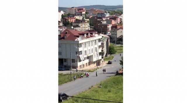 Sokak ortasında karısına kurşun yağdırdı