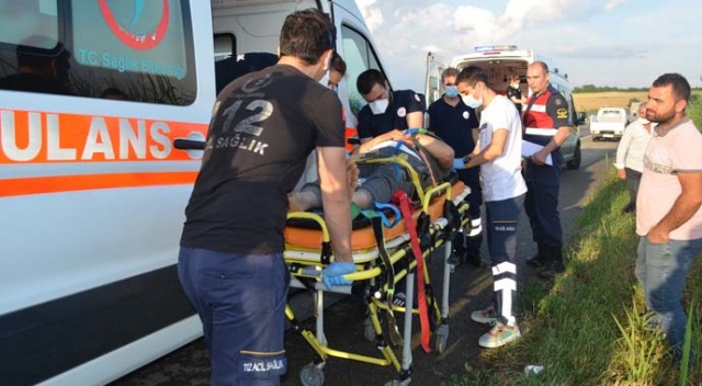 Tekirdağ&#039;da şarampole yuvarlanan minibüs takla attı: 7 yaralı
