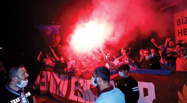 Trabzonspor'a coşkulu karşılama Trabzonspor'a coşkulu karşılama