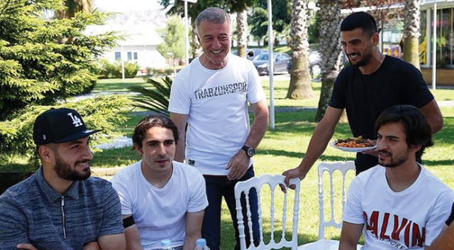Trabzonspor'da başkan Ağaoğlu futbolcular ve aileleri yemekte buluştu