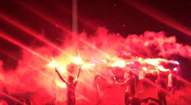 Trabzonspor taraftarı, takımı meşale şovla stadyuma uğurlayacak