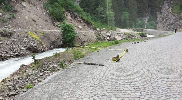 Uzungöl'de bisikleti ile dereye düşen kadın kurtarılamadı