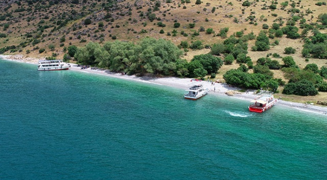 Van Gölü'nde Ege ve Akdeniz'i aratmayan görüntüler